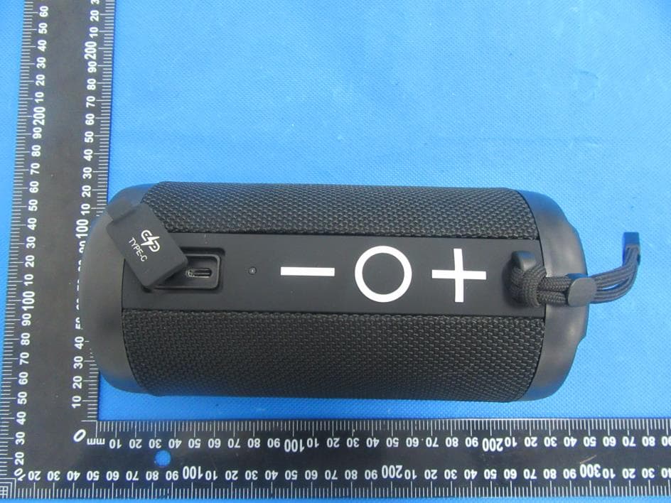 Bluetooth speaker with RGB - FCC ID 2AN8FMSL-M9012 - Shenzhen Mossloo Industrial Co.,Ltd (5)