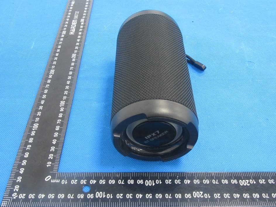 Bluetooth speaker with RGB - FCC ID 2AN8FMSL-M9012 - Shenzhen Mossloo Industrial Co.,Ltd (2)