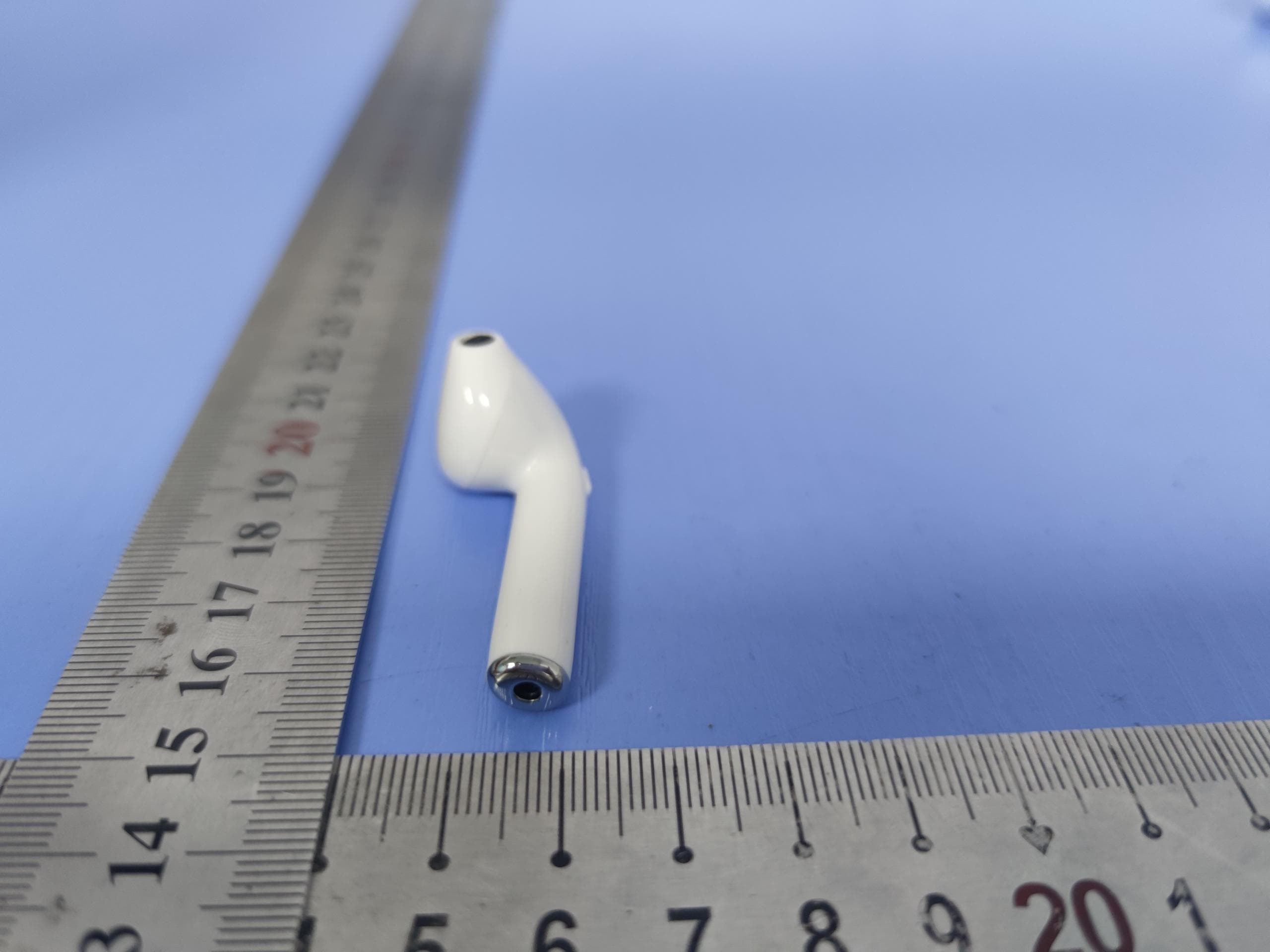 TWS earbuds with case - FCC ID 2AND8-246TWS - CJ Global Inc. (5)