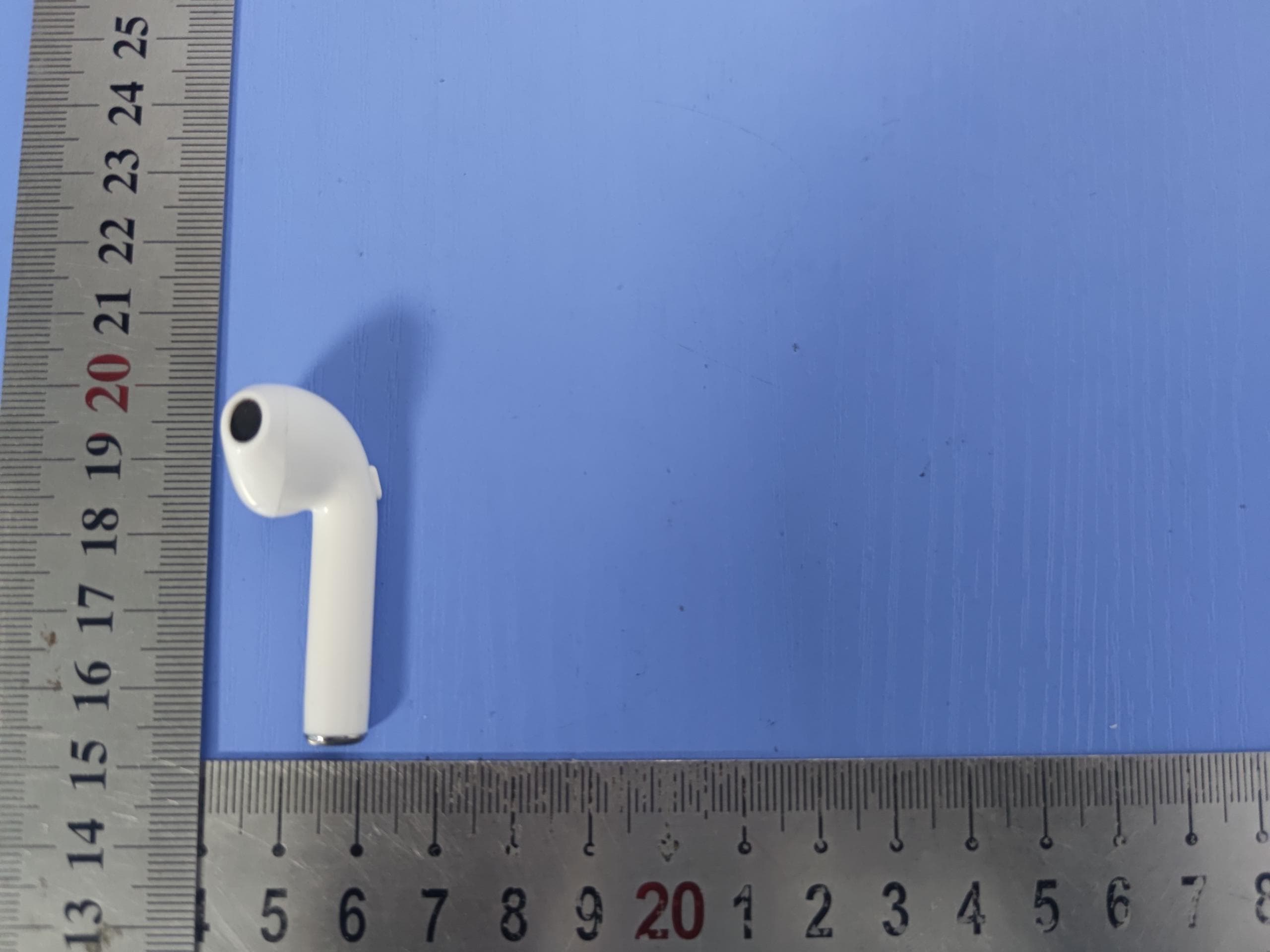 TWS earbuds with case - FCC ID 2AND8-246TWS - CJ Global Inc. (4)