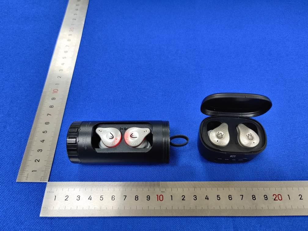 TWS EARBUDS - FCC ID 2AND8-TWS2304 - CJ Global Inc. (1)