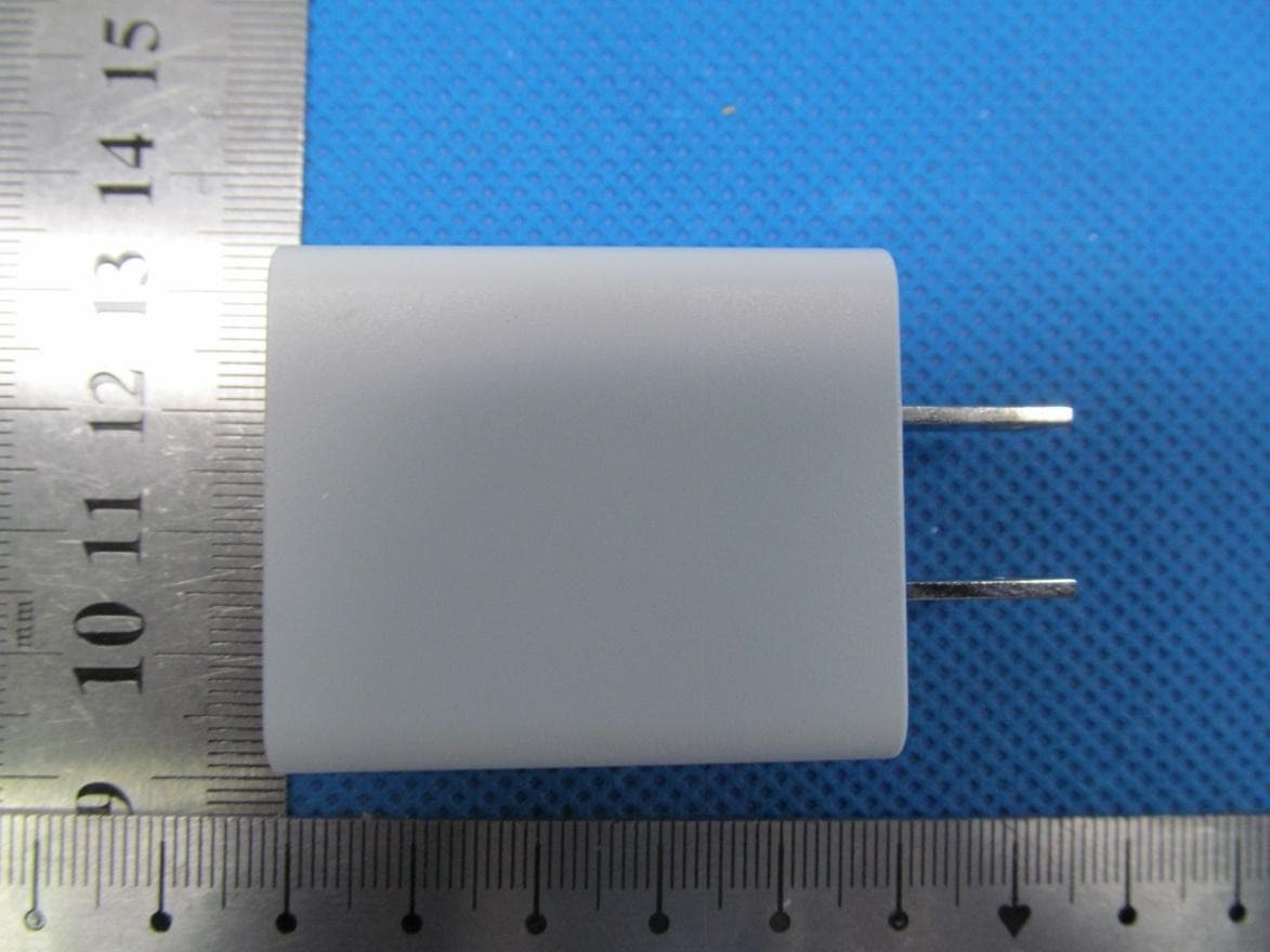 Smart Camera with Wi-Fi - FCC ID 2ANDLTY-R8818 - Hangzhou Tuya Information Technology Co.,Ltd (2)