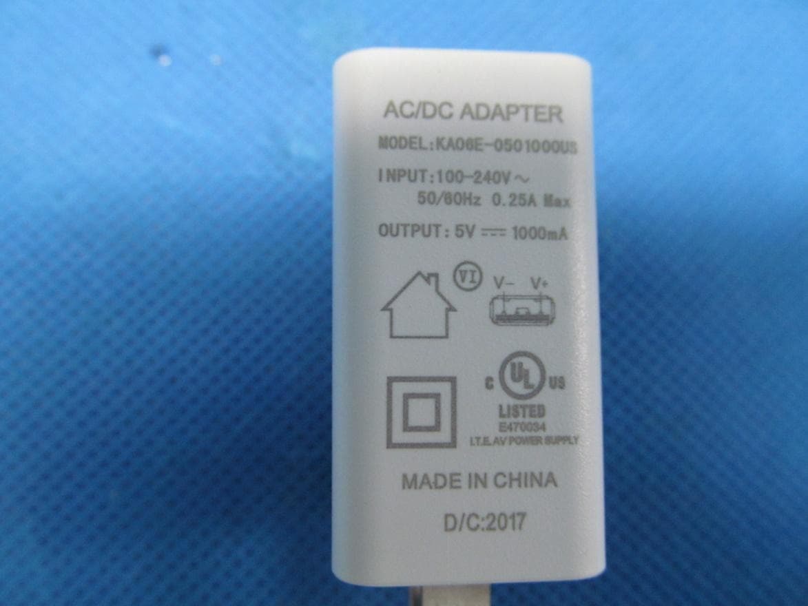 Smart Camera with Wi-Fi - FCC ID 2ANDLTY-R8818 - Hangzhou Tuya Information Technology Co.,Ltd (3)