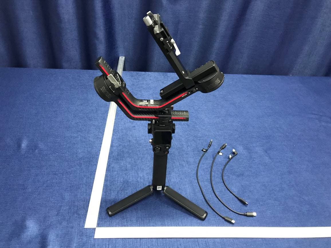 DJI RS 3 PRO - FCC ID 2ANDR-P03P2022 - SZ DJI Osmo Technology Co.,Ltd.