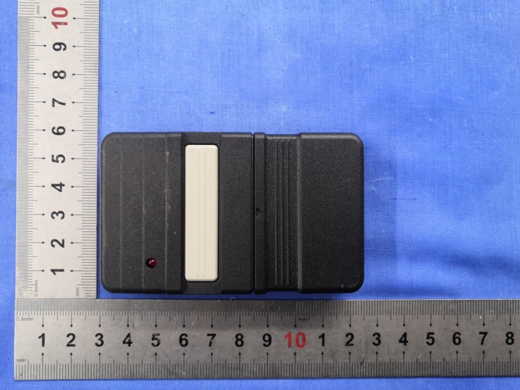 Remote Control - FCC ID 2ANHJGDR39 - Shanghai shengzhen commercial & trade Ltd company