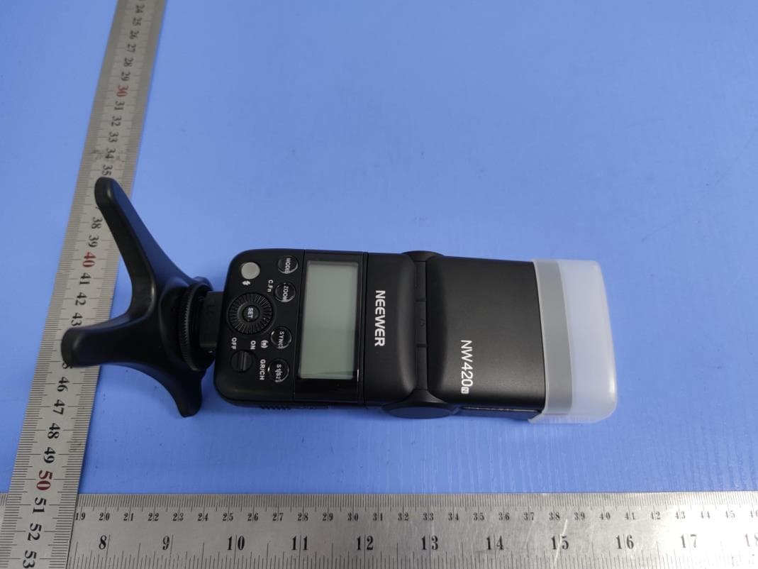 Camera Flash - FCC ID 2ANIV-NW420 - Shenzhen Neewer Technology Co., Ltd (4)