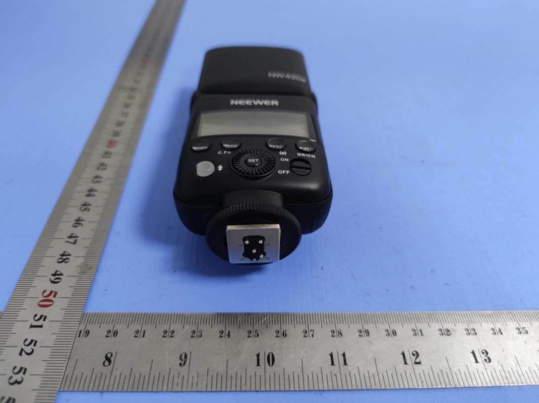Camera Flash - FCC ID 2ANIV-NW420 - Shenzhen Neewer Technology Co., Ltd (2)