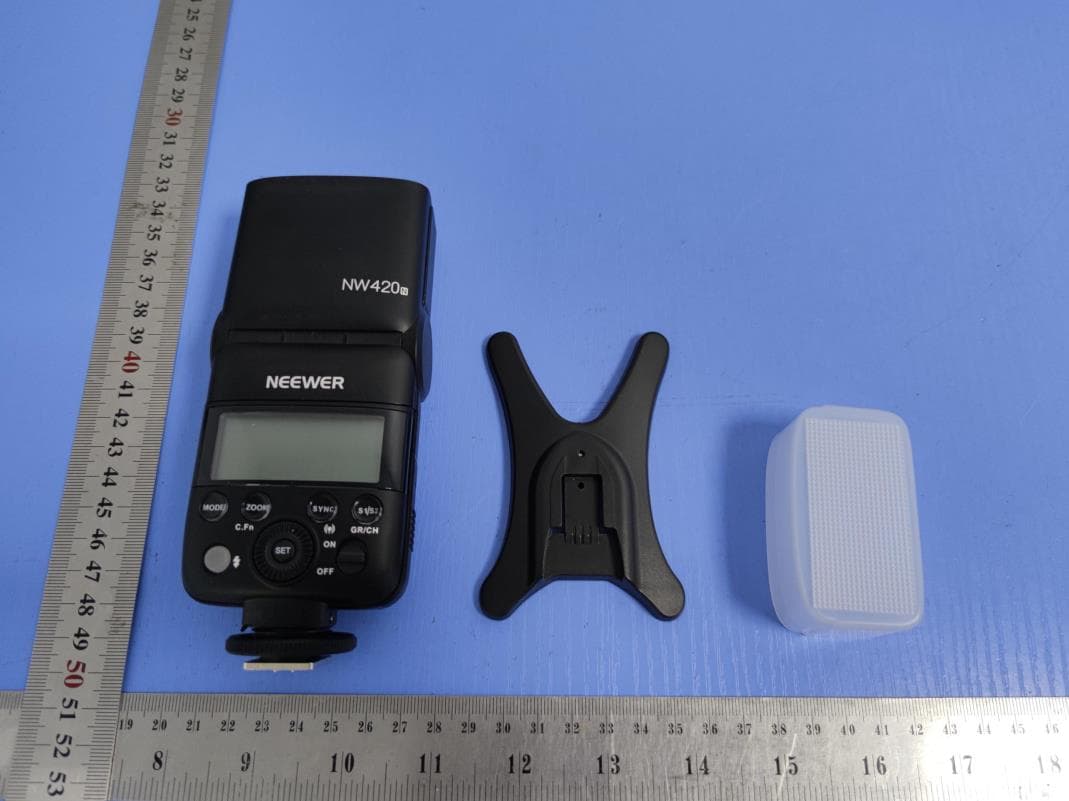 Camera Flash - FCC ID 2ANIV-NW420 - Shenzhen Neewer Technology Co., Ltd
