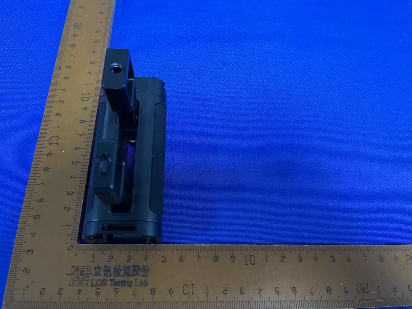 Side Handle With Wireless Control - FCC ID 2ANIV-PA005E - Shenzhen Neewer Technology Co., Ltd (5)