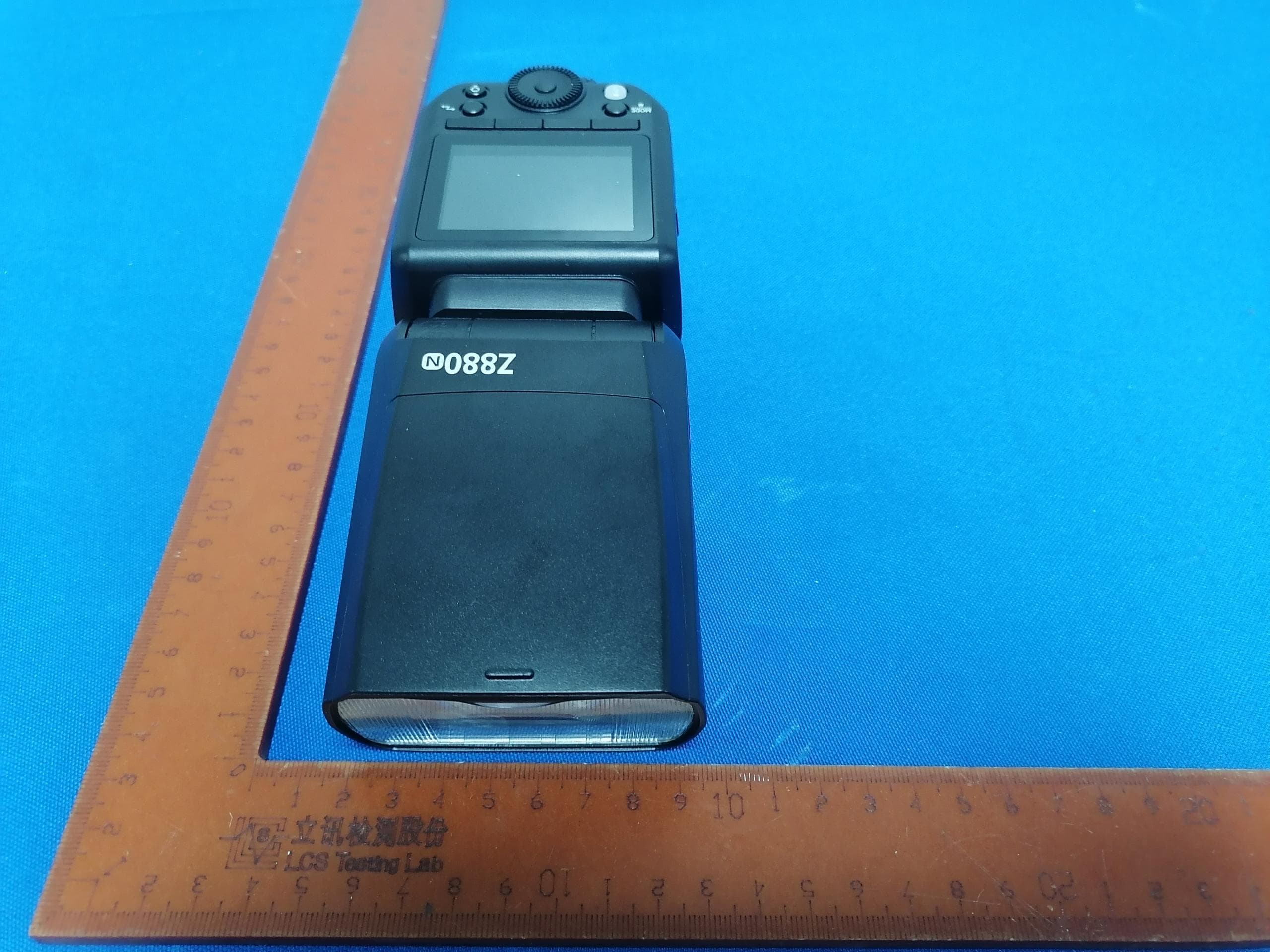 TTL Li-ion Camera Flash - FCC ID 2ANIV-Z880 - Shenzhen Neewer Technology Co., Ltd (3)