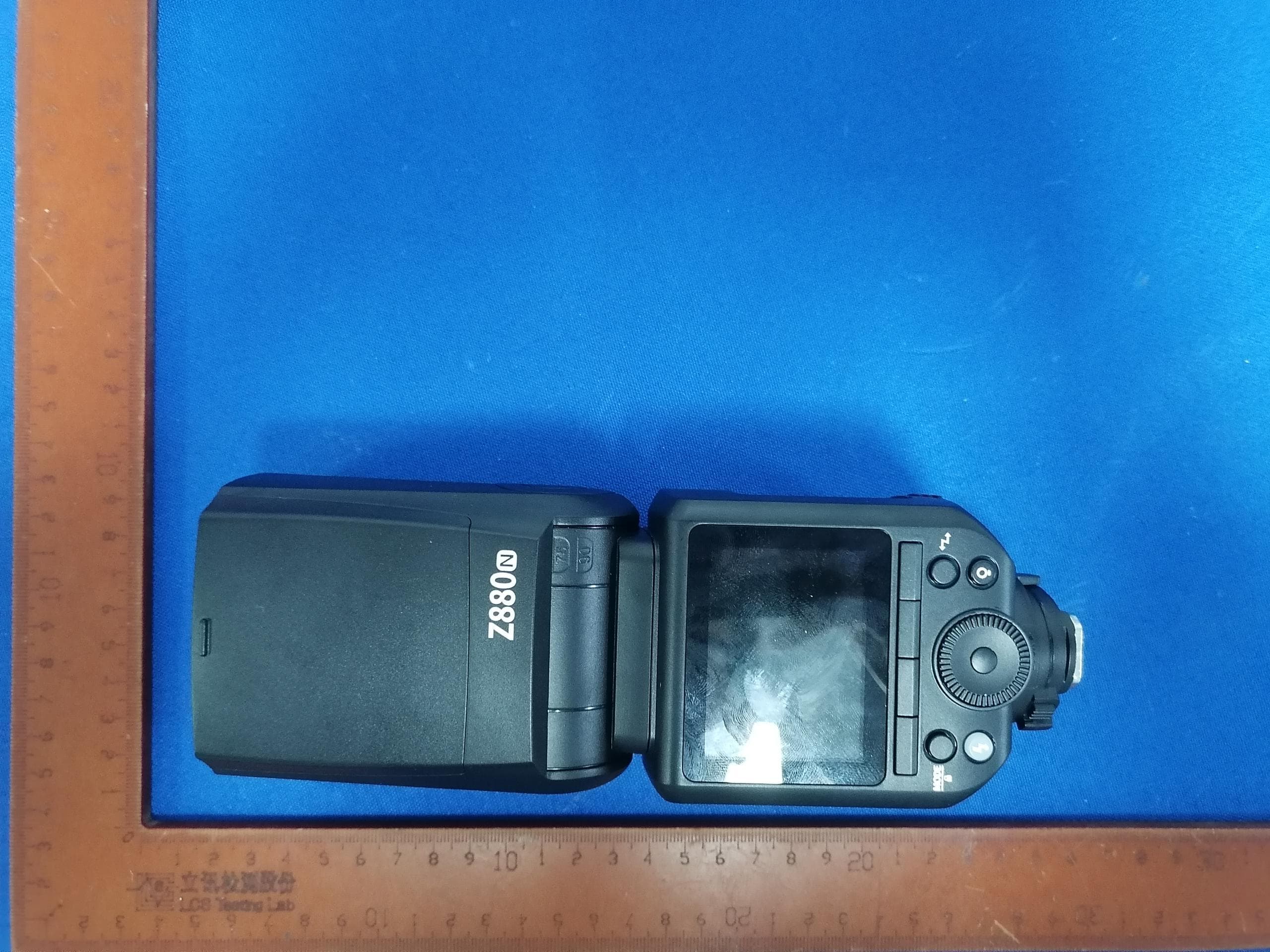 TTL Li-ion Camera Flash - FCC ID 2ANIV-Z880 - Shenzhen Neewer Technology Co., Ltd