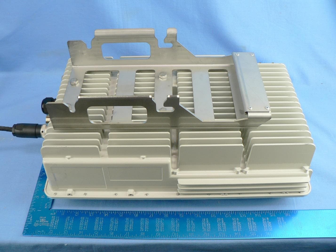 LTE Self Backhaul Relay - FCC ID 2ANJ3-KR5192 - Kumu Networks (2)