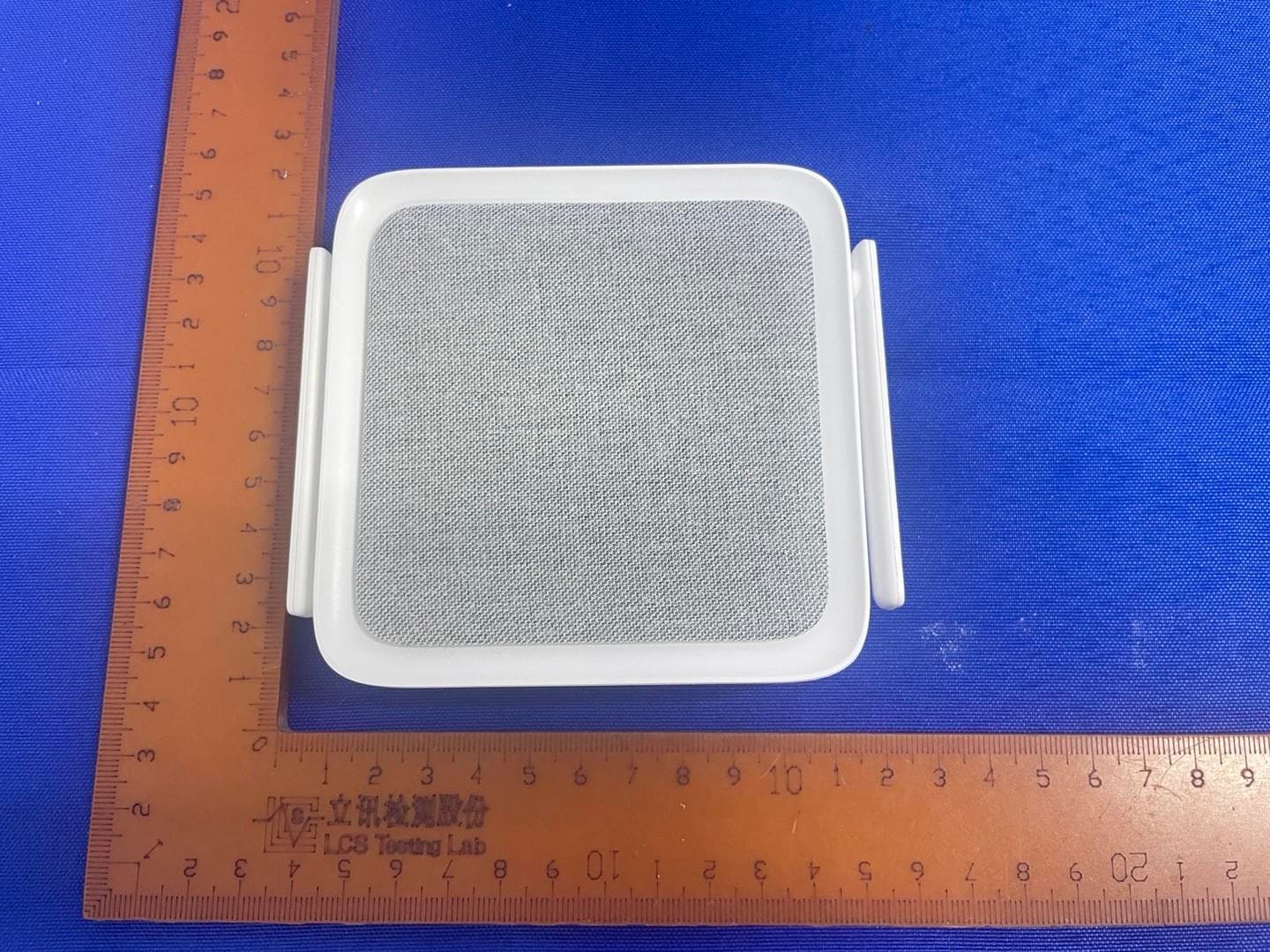Roku Monitoring Hub - FCC ID 2ANJHSS100BX - TianJin HuaLai Technology Co.,Ltd.