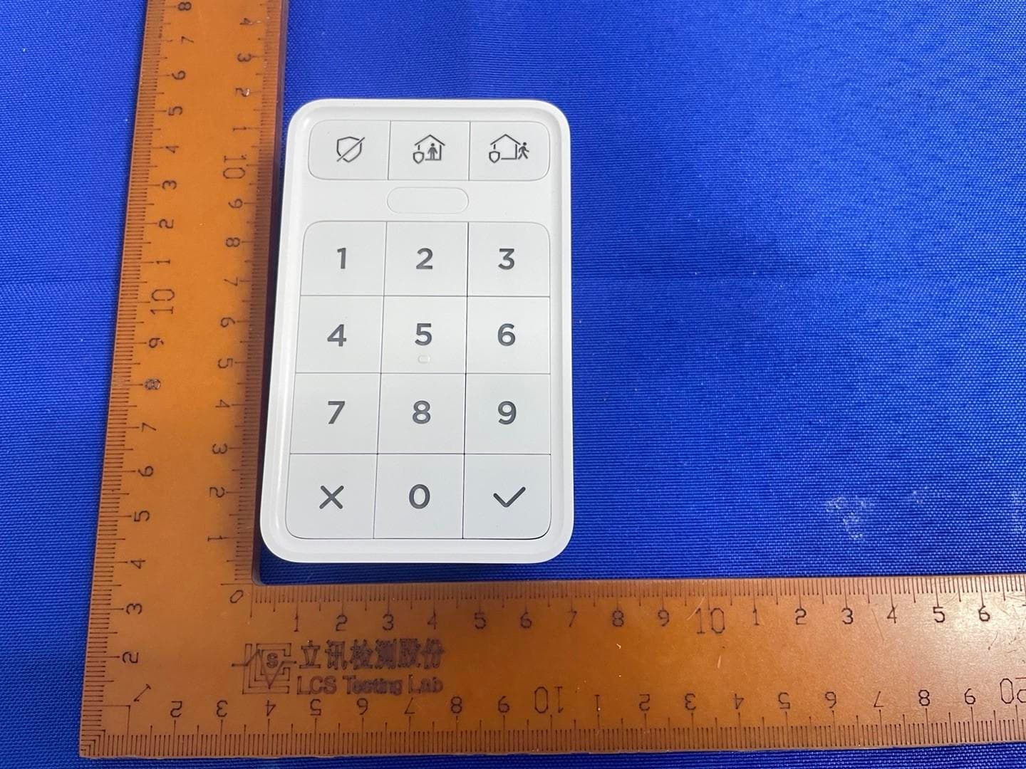Roku Keypad - FCC ID 2ANJHSS100KX - TianJin HuaLai Technology Co.,Ltd. (2)