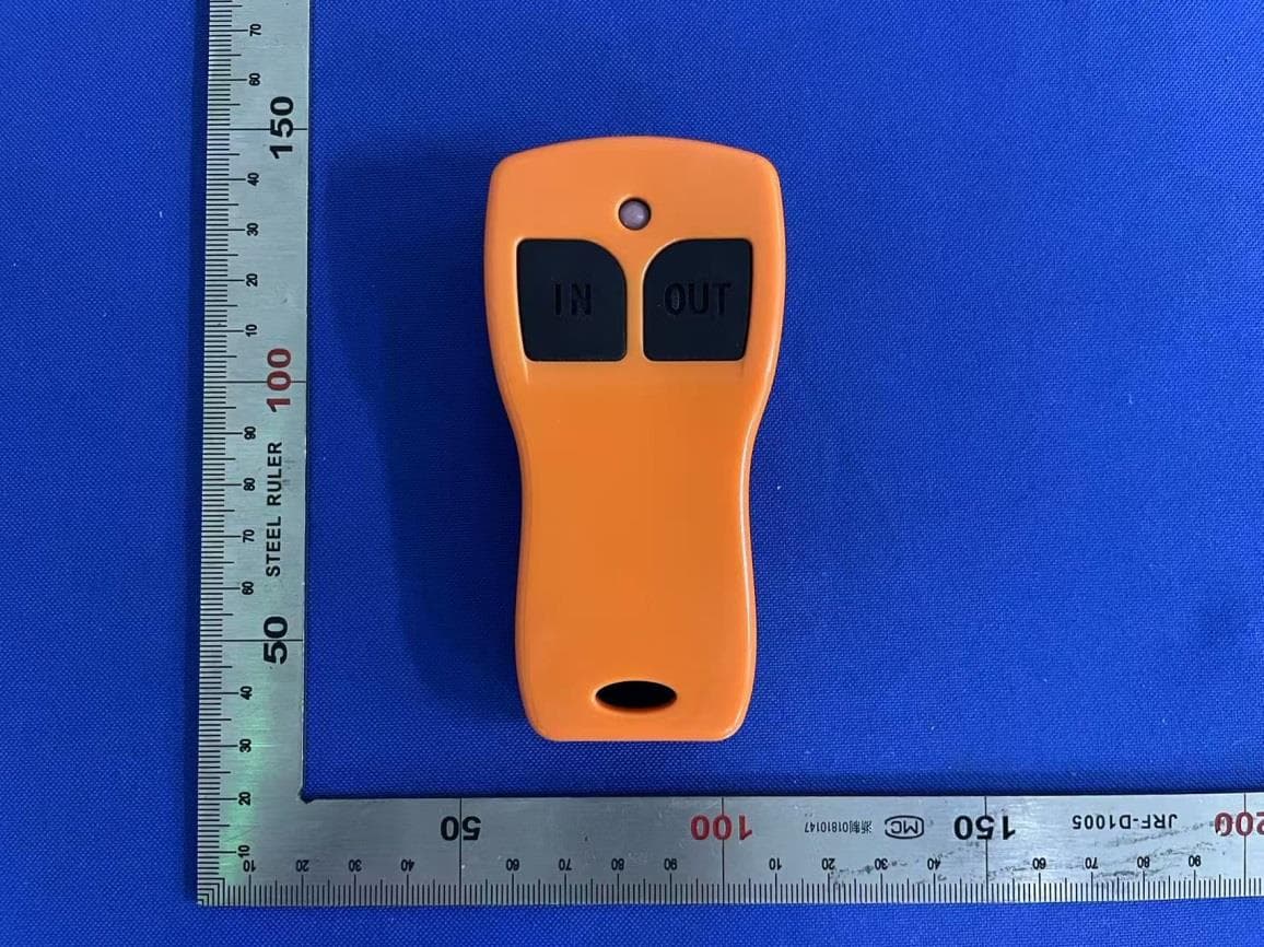 wireless winch remote control - FCC ID 2ANRDFEWL08 - Hangzhou Rock Machinery Manufacture Co., Ltd. (2)
