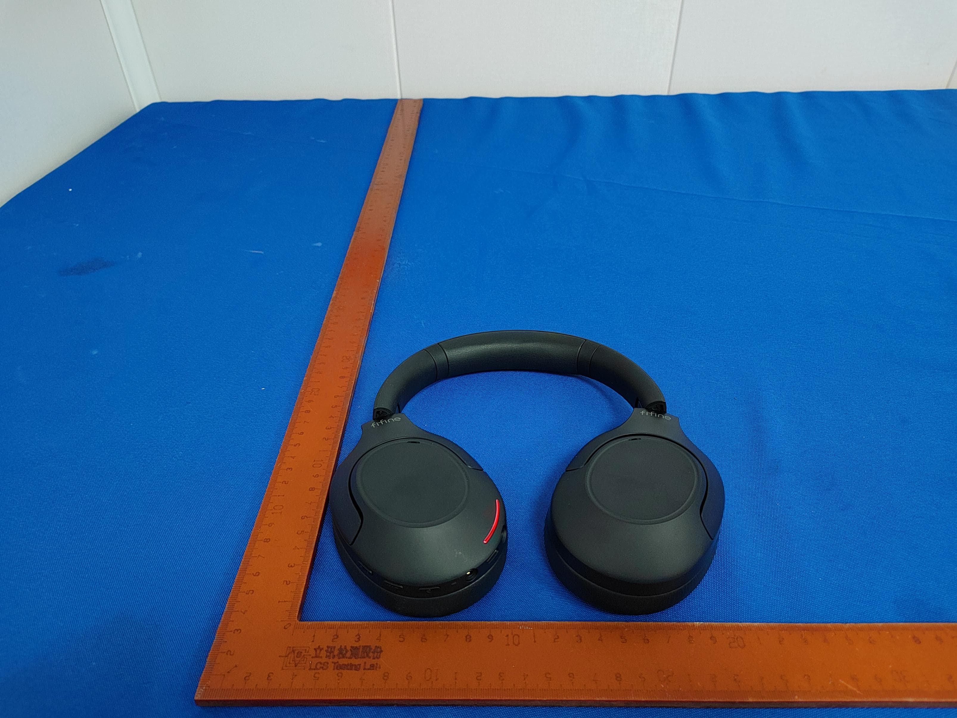 WIRELESS HEADSET - FCC ID 2ANTE-FIFINEMIC11 - ShenZhen XUNWEIJIA Technology Development LTD