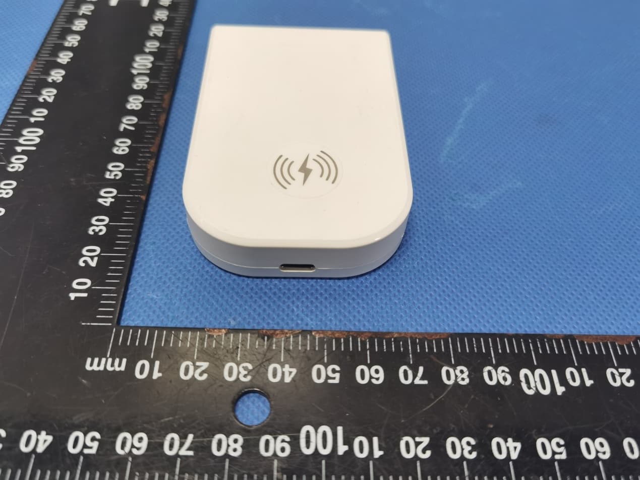LED Desk Lamp with Wireless Charger - FCC ID 2ANYD-SHS2238 - Shenzhen Sanhesheng Electronic CO.,LTD. (4)