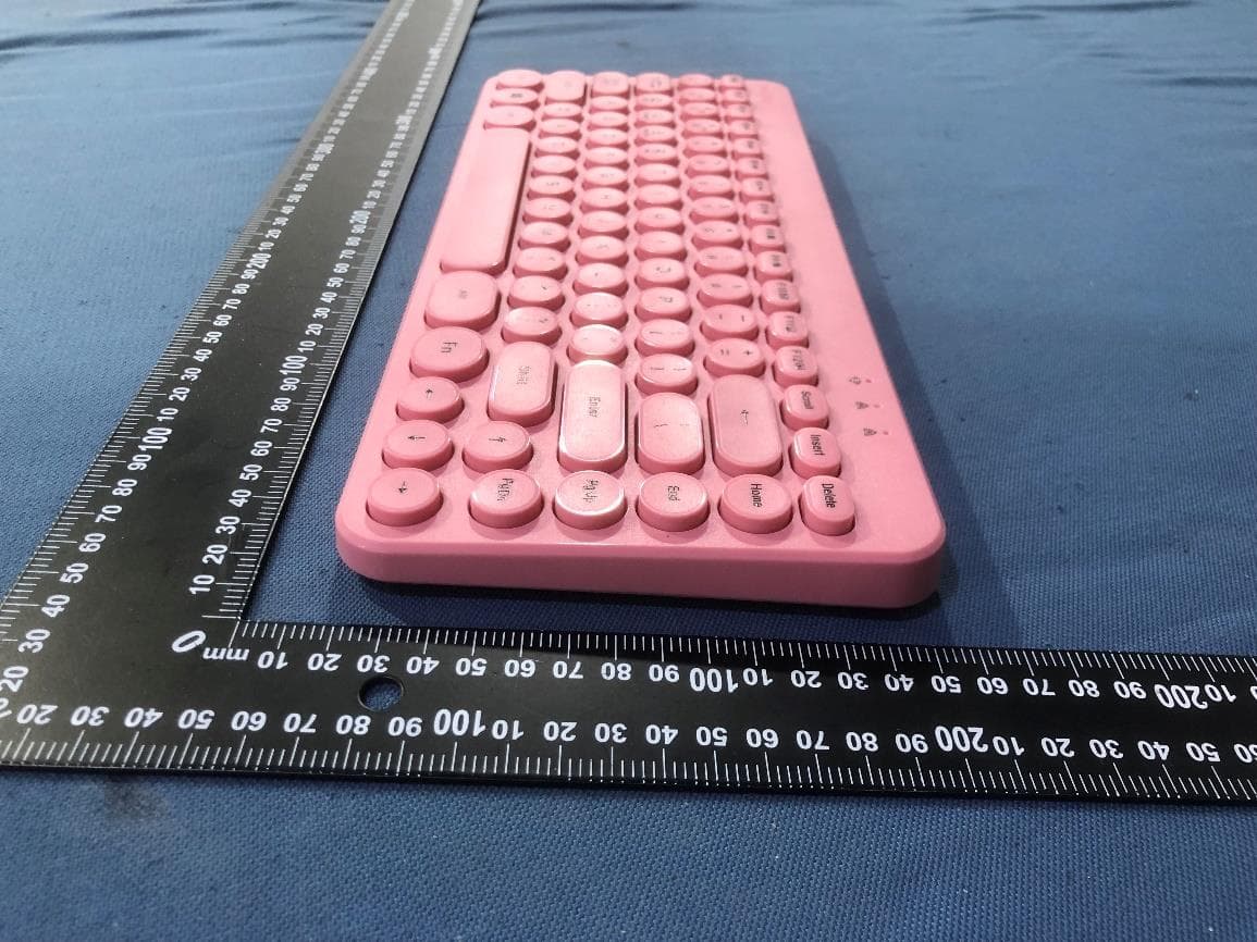 Wireless keyboard - FCC ID 2AO23-BGK02 - Chug, Inc. (4)