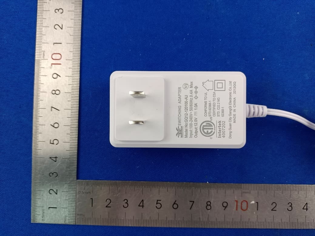 alarm clock with wireless charging - FCC ID 2AO23-CLKCSC - Chug, Inc.