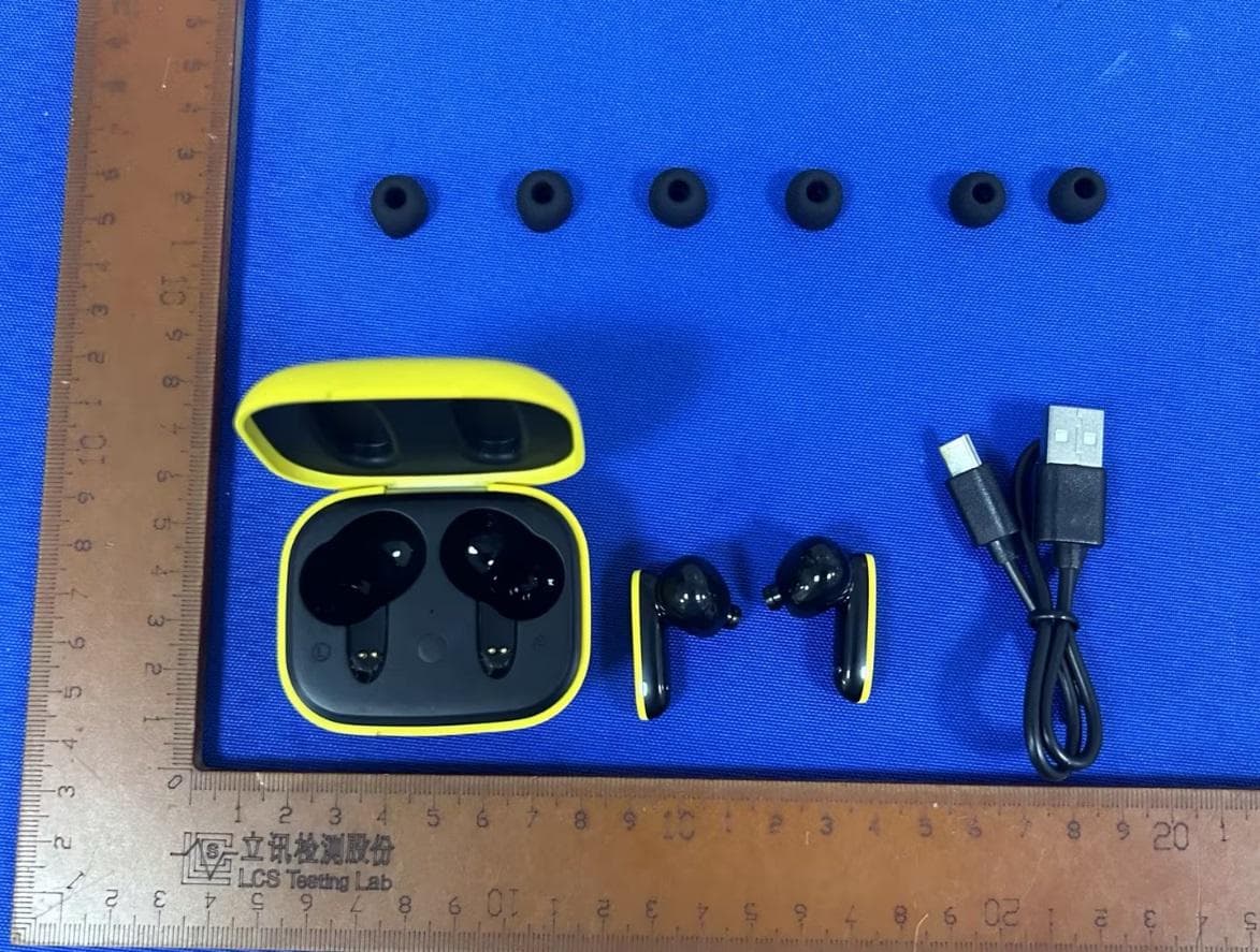 AUDIBLE GOLF GPS EARBUDS - FCC ID 2AO2U-TEAM8E - KERTEC LLC