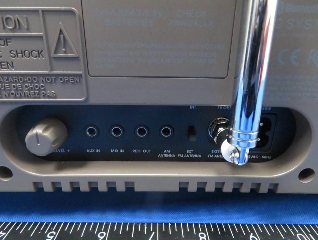 AM/FM/Bluetooth HiFi Radio - FCC ID 2AO3C-MSYBT - Tivoli Audio, Inc. (4)