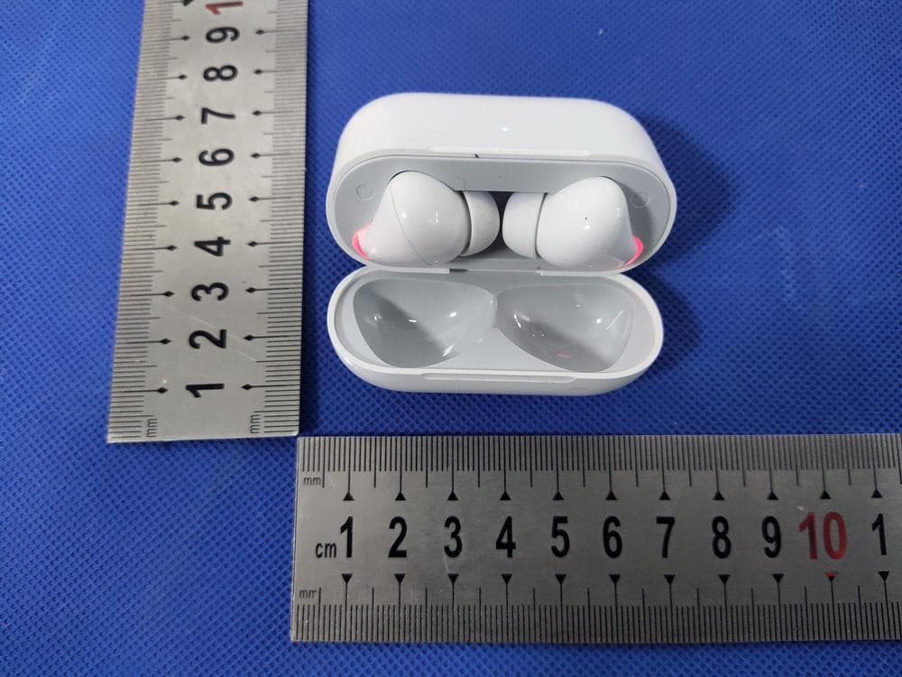 TrueWirelessStereoEarphone - FCC ID 2AO47-K025 - Shenzhen Kingstar Industrial Co., Ltd. (5)