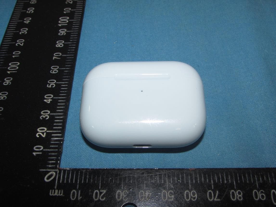 TWS earbuds - FCC ID 2AO47-SORB-TWS3 - Shenzhen Kingstar Industrial Co., Ltd. (4)