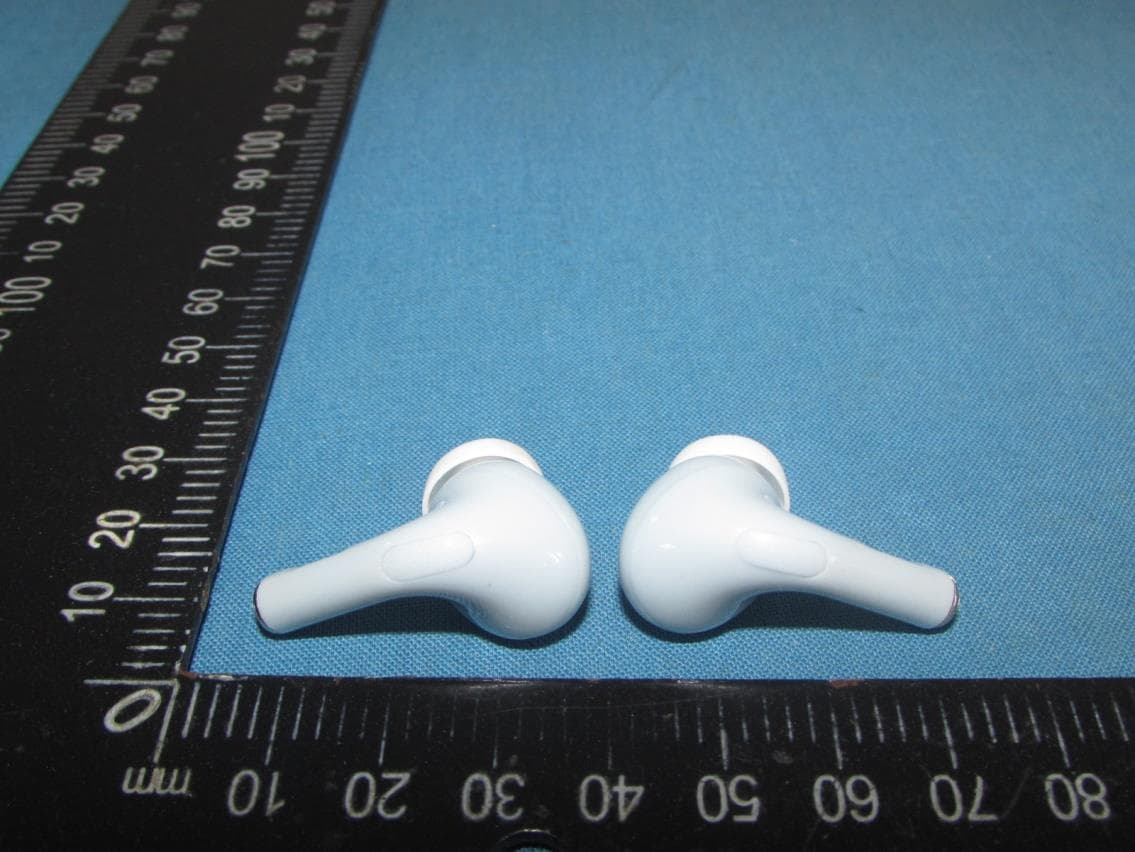 TWS earbuds - FCC ID 2AO47-SORB-TWS3 - Shenzhen Kingstar Industrial Co., Ltd. (5)