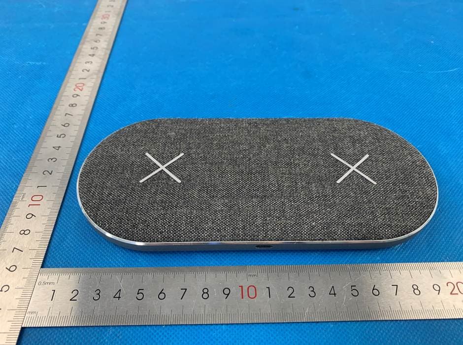 Dual Wireless Charging Pad - FCC ID 2AO5W-CHARGEITDD - SACKit ApS (4)