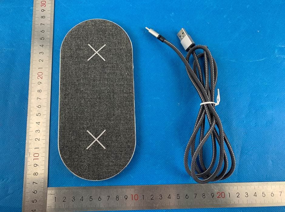 Dual Wireless Charging Pad - FCC ID 2AO5W-CHARGEITDD - SACKit ApS (2)