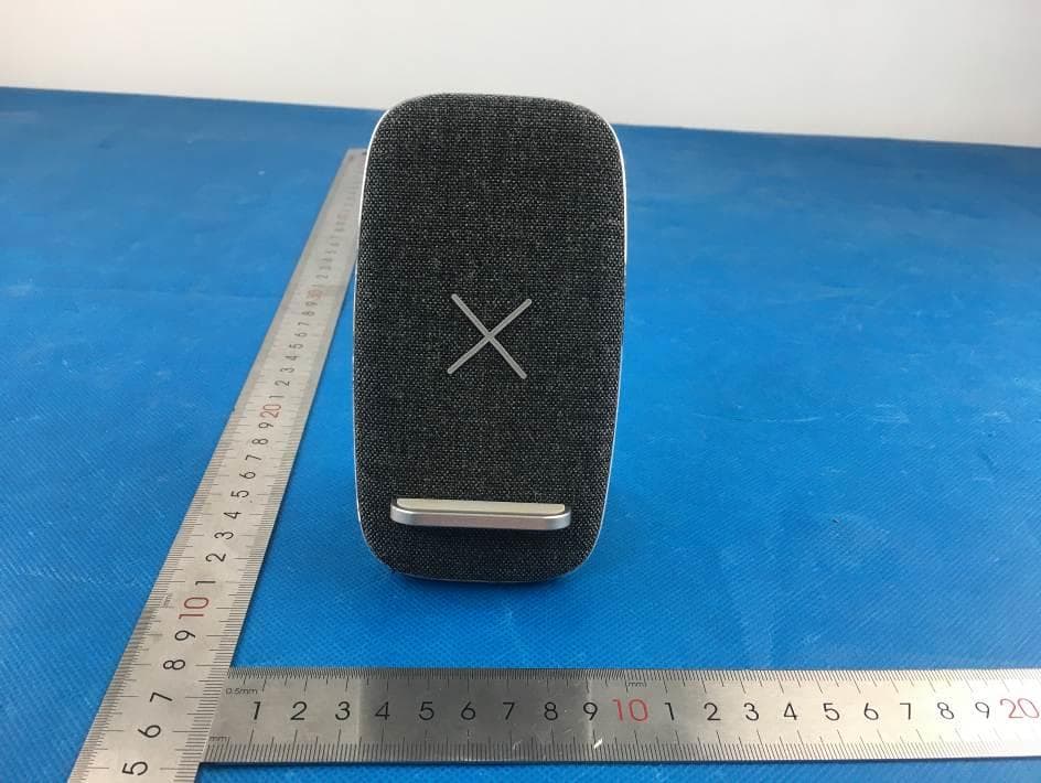 Stand Wireless Charger - FCC ID 2AO5W-CHARGEITSD - SACKit ApS (4)