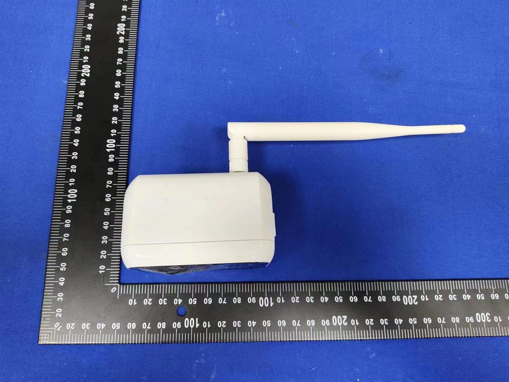 Birdfy Feeder Bamboo - FCC ID 2AO8RNI-8401 - Netvue Technologies Co., Ltd. (2)