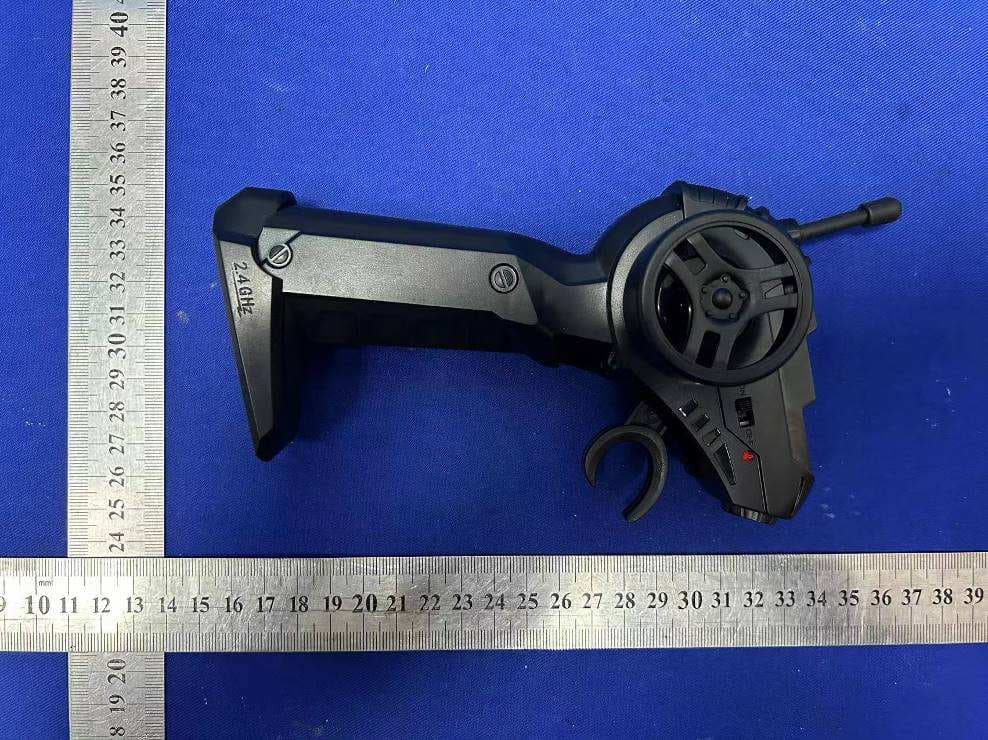 Toy RC Monster Baja - FCC ID 2AO8XMXW2024E - Shantou Dreamhouse Toys Industrial Co., Ltd.