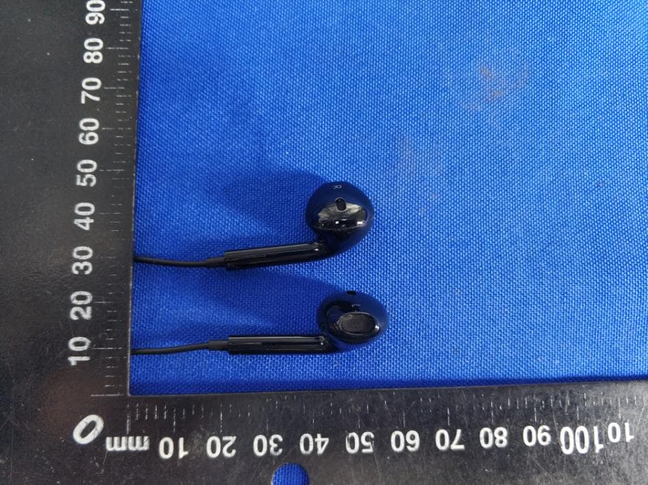 BT Earbuds - FCC ID 2AO9P-MUZ3003 - Elita International Limited (4)