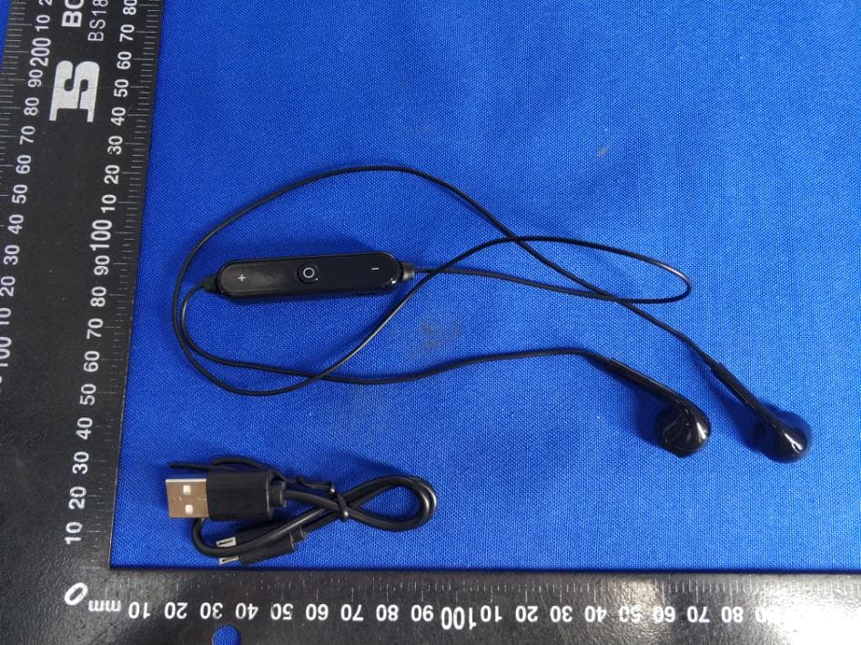 BT Earbuds - FCC ID 2AO9P-MUZ3003 - Elita International Limited