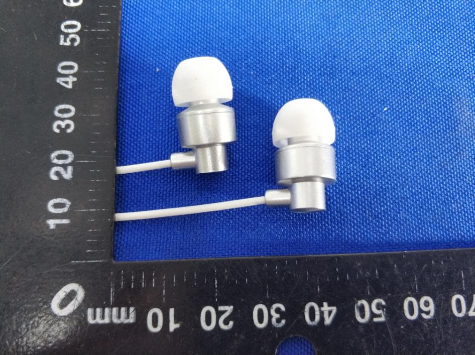 BT Earbuds - FCC ID 2AO9PVZ40028BT - Elita International Limited (3)