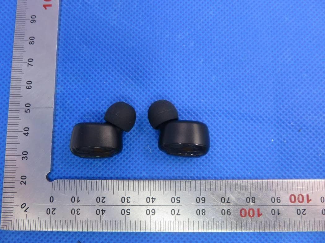 True wireless Bluetooth headset - FCC ID 2AOEC-T22 - Shenzhen Yanhuizhongchuang Electronics Co., Ltd