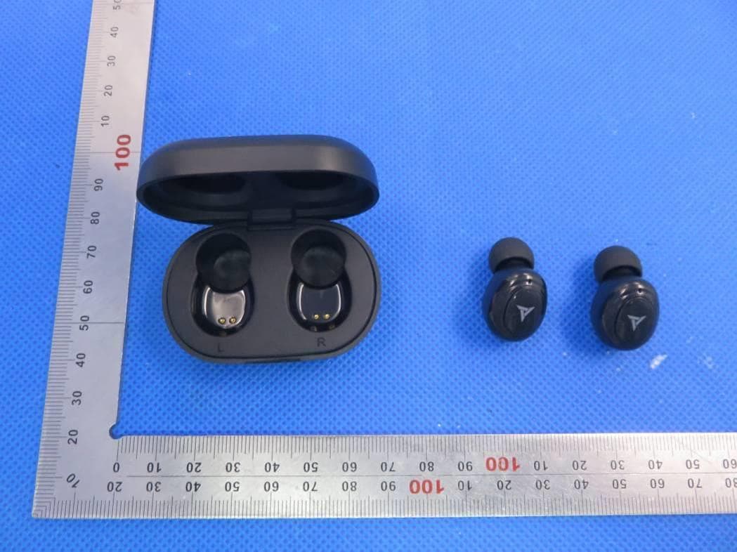 True wireless Bluetooth headset - FCC ID 2AOEC-T22 - Shenzhen Yanhuizhongchuang Electronics Co., Ltd (4)