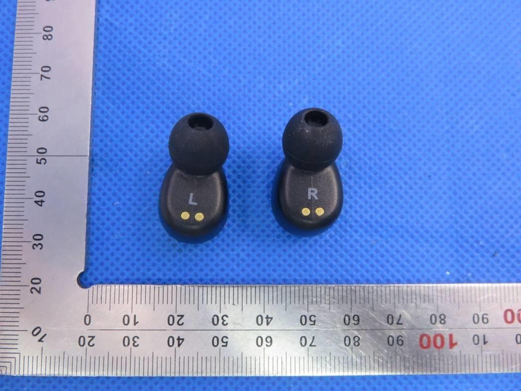 True wireless Bluetooth headset - FCC ID 2AOEC-T22 - Shenzhen Yanhuizhongchuang Electronics Co., Ltd (3)
