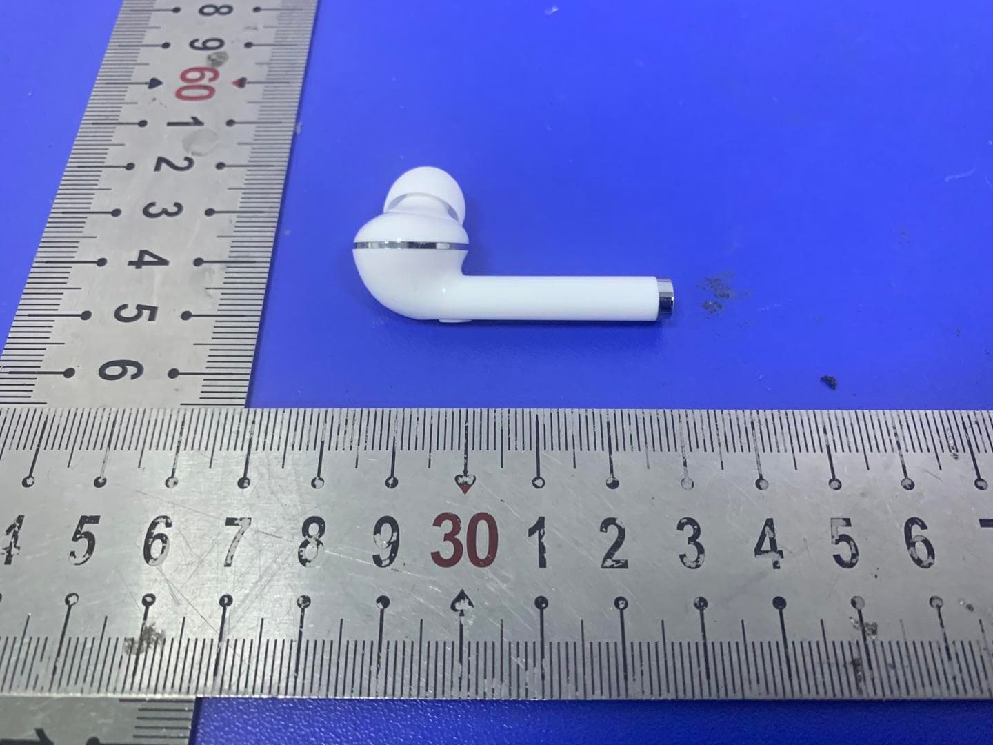 VAPOR TRUE WIRELESS EARBUDS - FCC ID 2AOFN-PATW-1005 - iWorld Global Trading LLC (4)
