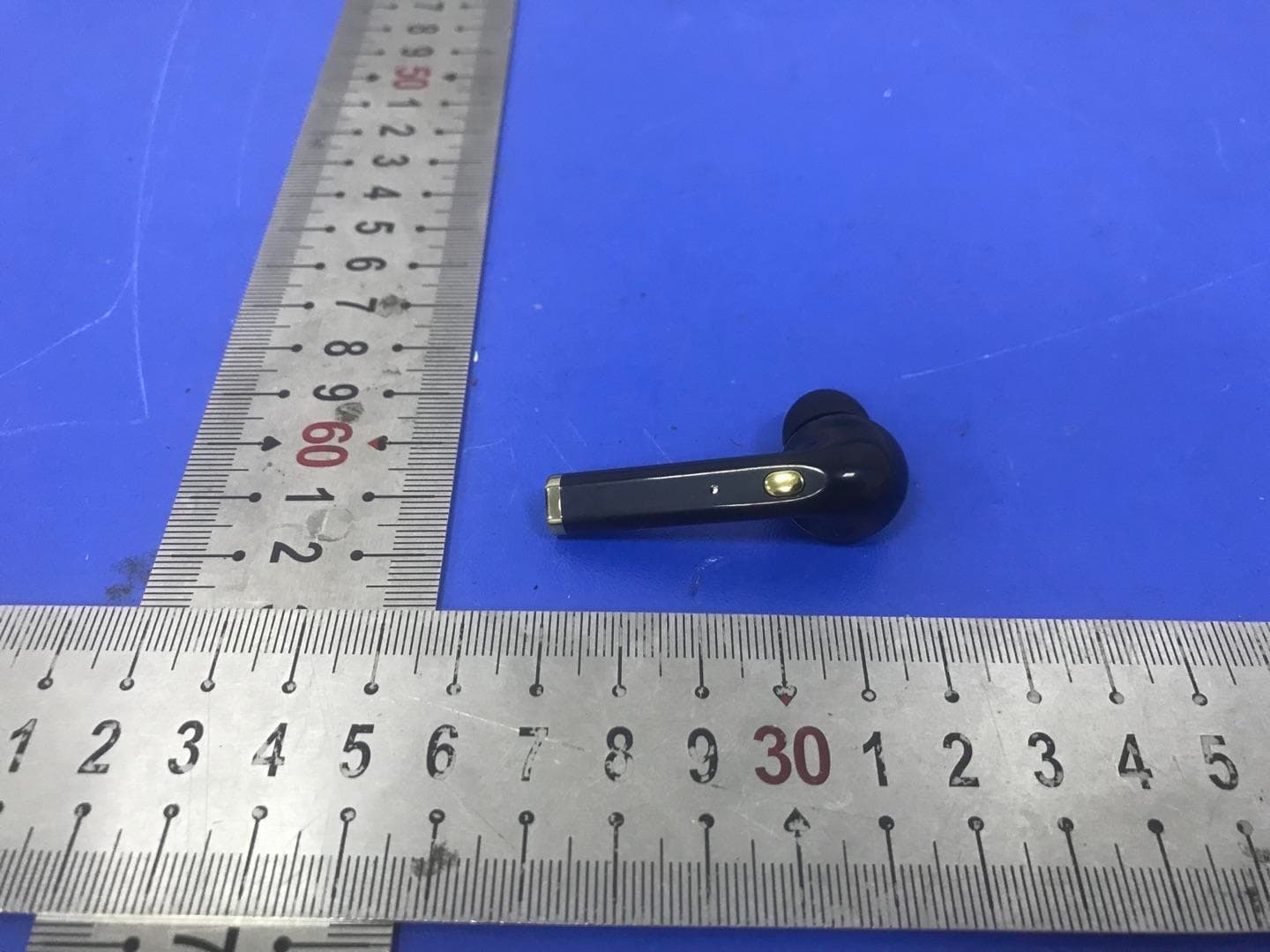 VAPOR TRUE WIRELESS EARBUDS - FCC ID 2AOFN-PATW-1005 - iWorld Global Trading LLC (5)