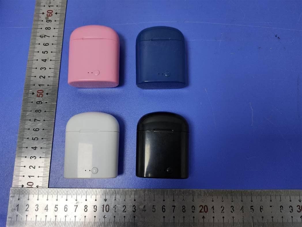 True Wireless Earbuds - FCC ID 2AOFNCBC002 - iWorld Global Trading LLC (3)