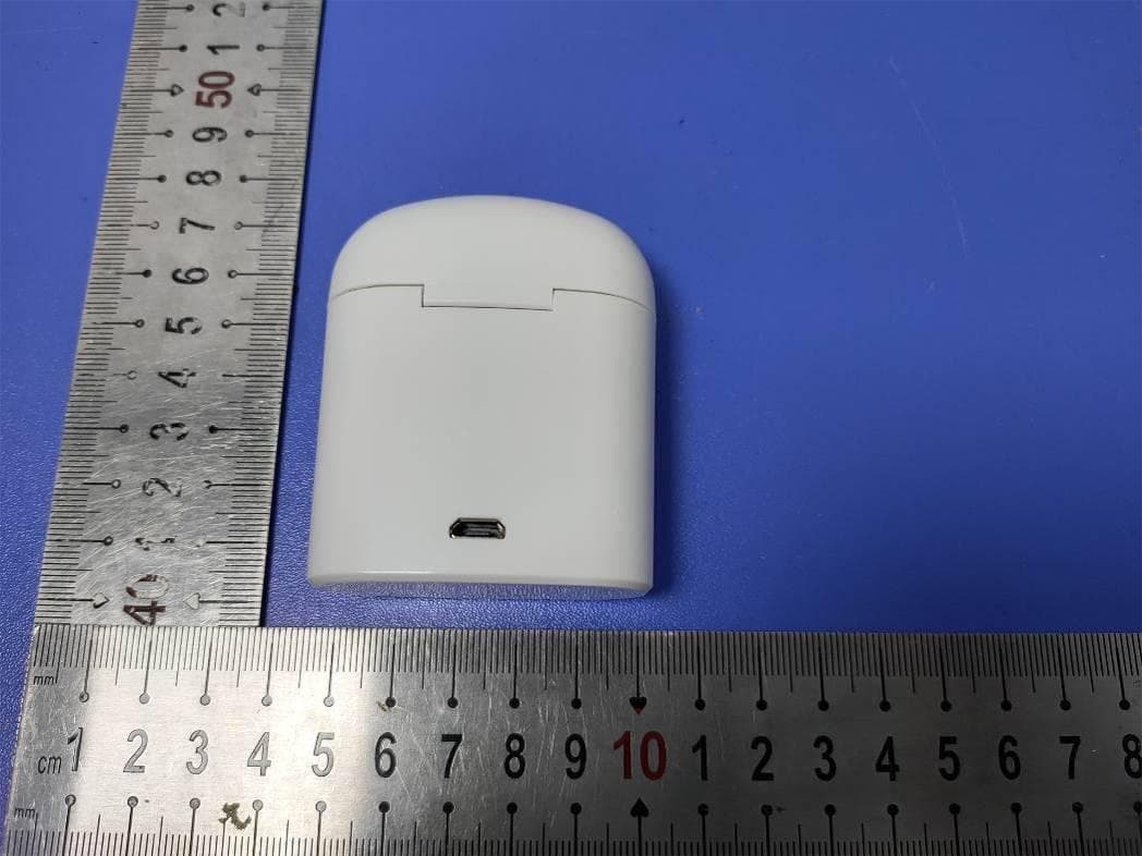 True Wireless Earbuds - FCC ID 2AOFNCBC002 - iWorld Global Trading LLC (4)