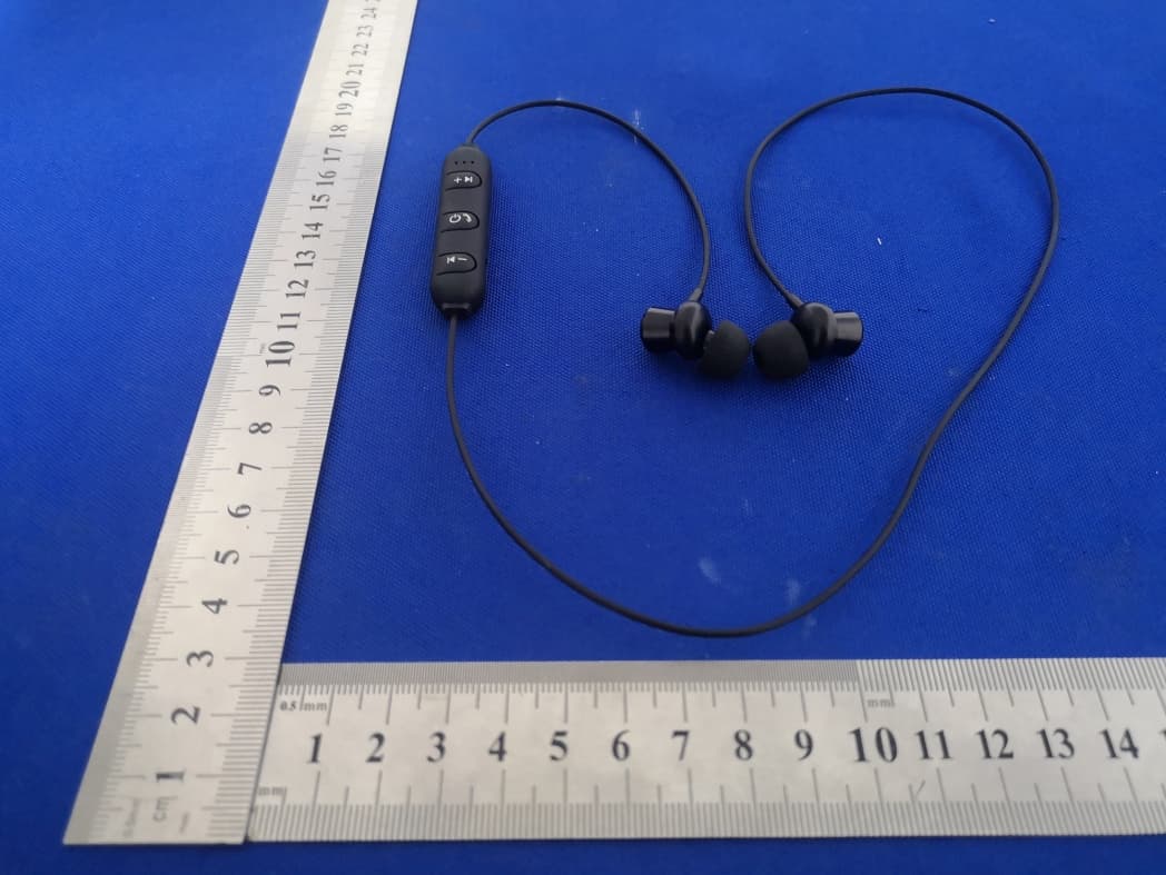 VIBRANT WIRELESS EARBUDS - FCC ID 2AOFNCBC003 - iWorld Global Trading LLC (3)