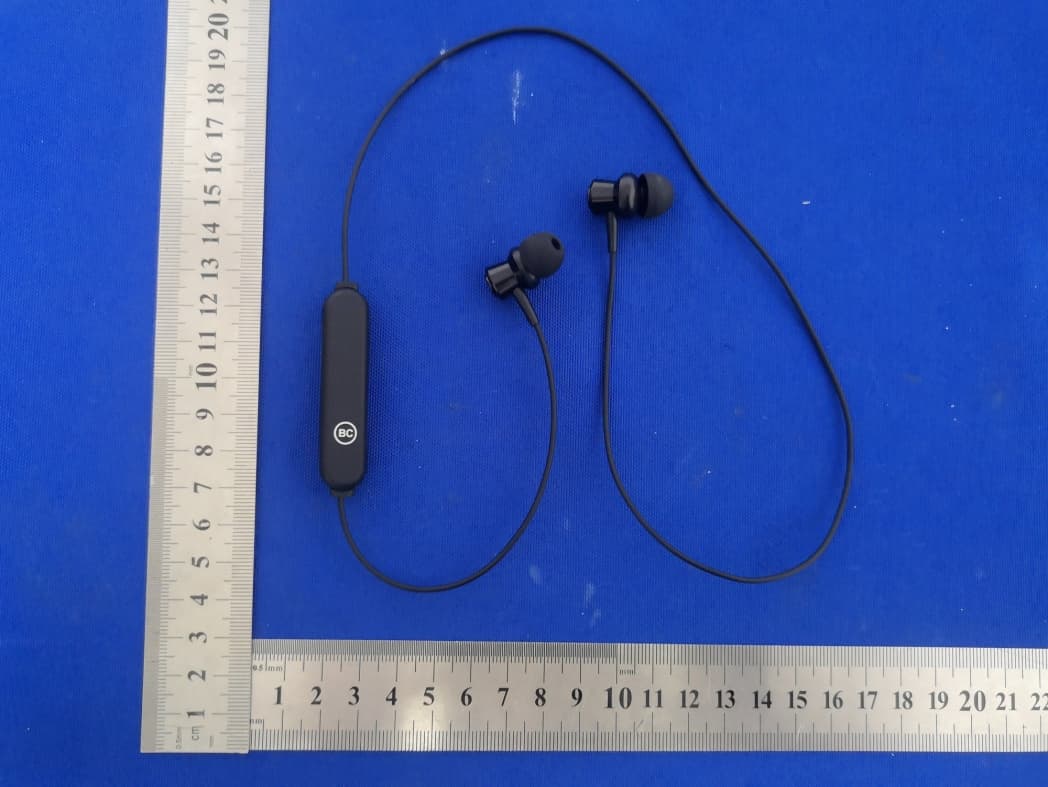 VIBRANT WIRELESS EARBUDS - FCC ID 2AOFNCBC003 - iWorld Global Trading LLC (2)