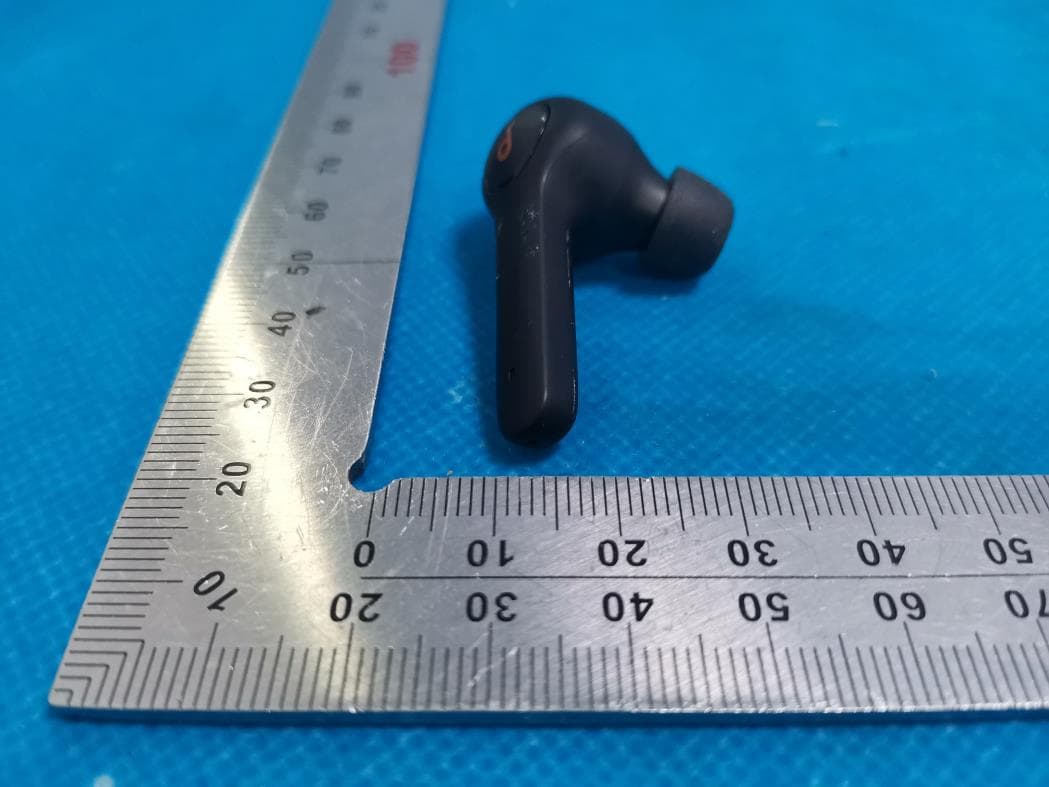 Wireless Headphone - FCC ID 2AOKB-A3919RC - Anker Innovations Limited (4)