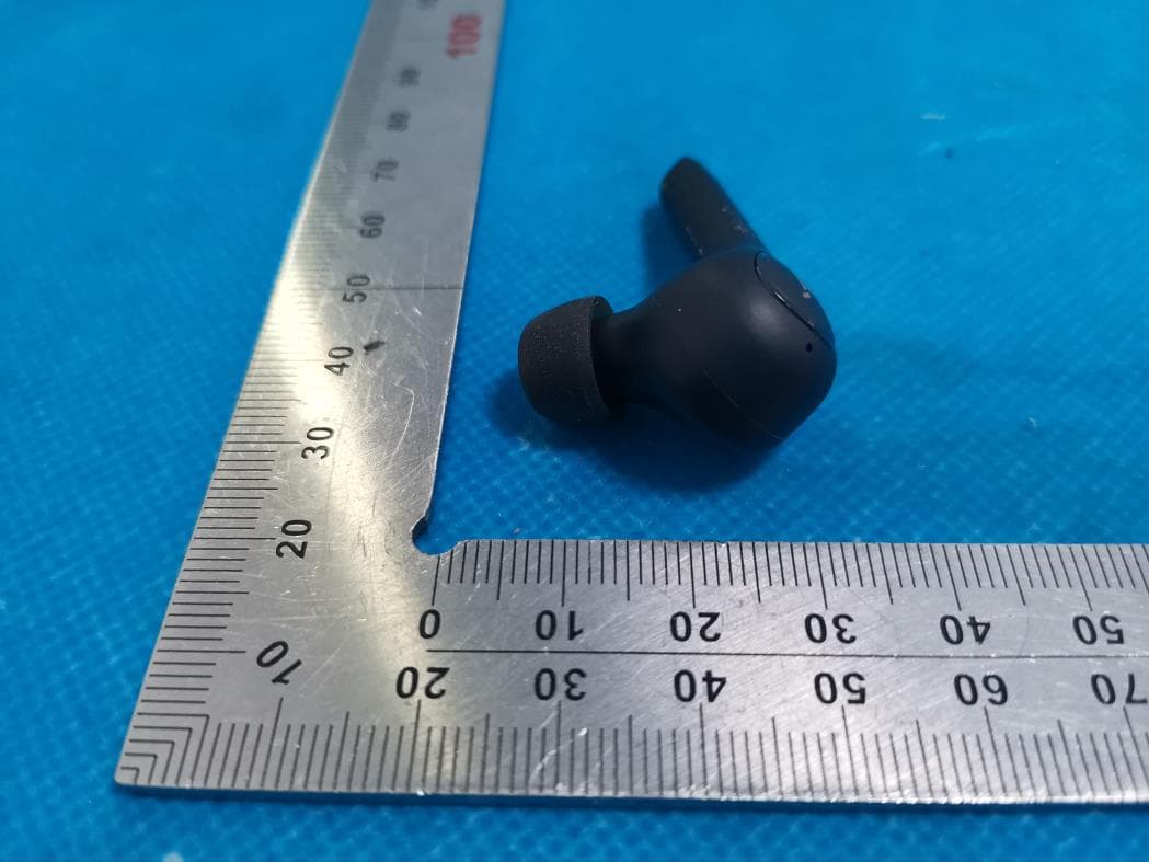 Wireless Headphone - FCC ID 2AOKB-A3919RC - Anker Innovations Limited (2)