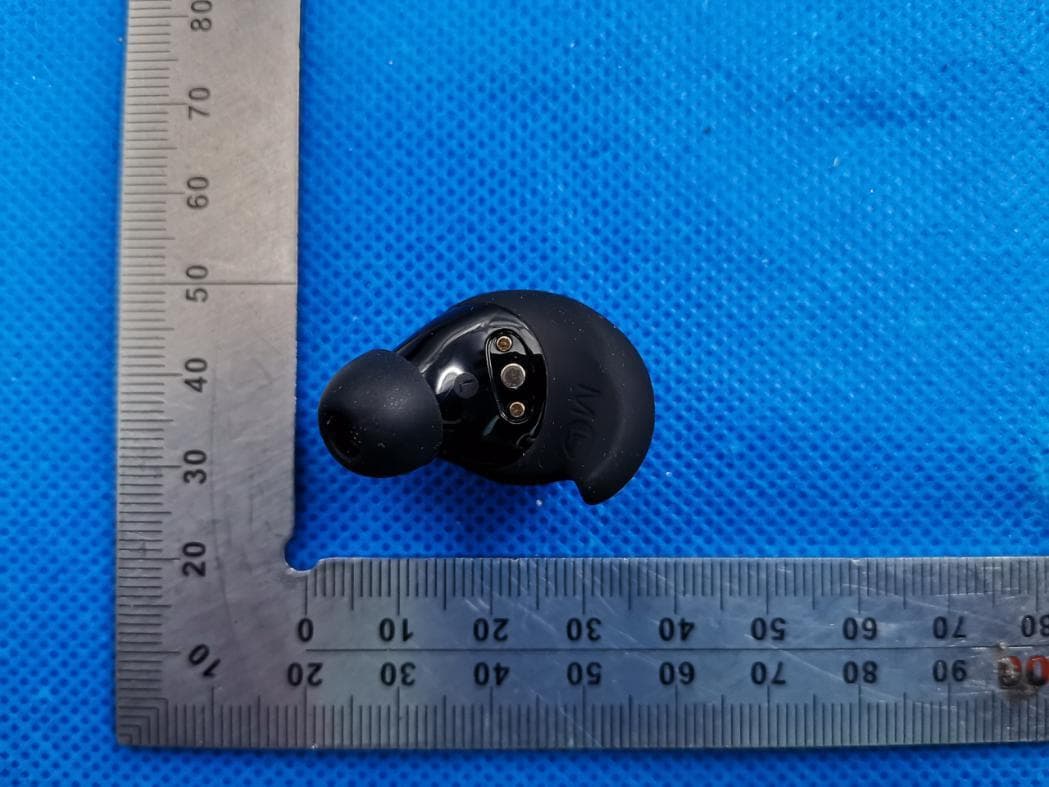 Bluetooth Wireless Headphone - FCC ID 2AOKB-A3922LT - Anker Innovations Limited (5)