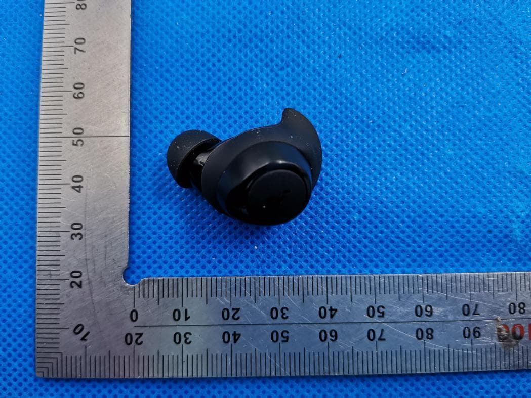 Bluetooth Wireless Headphone - FCC ID 2AOKB-A3922LT - Anker Innovations Limited (2)