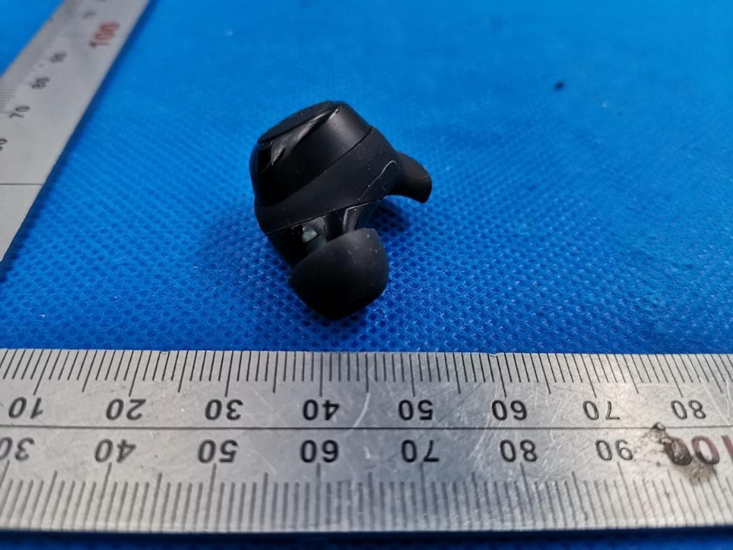 Wireless Headphone - FCC ID 2AOKB-A3922RT - Anker Innovations Limited (4)